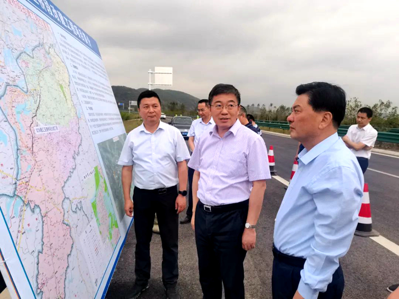 池州市委副書(shū)記、市長(zhǎng)朱浩東到G318池殷改建01標(biāo)督導(dǎo)檢查